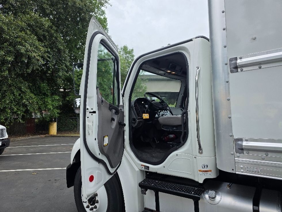 Medium Duty Box Truck-Light and Medium Duty Trucks-Freightliner-2019-M2-Tukwila-WA-173,976\n\t\tmiles-$ 53,250 - Image 16