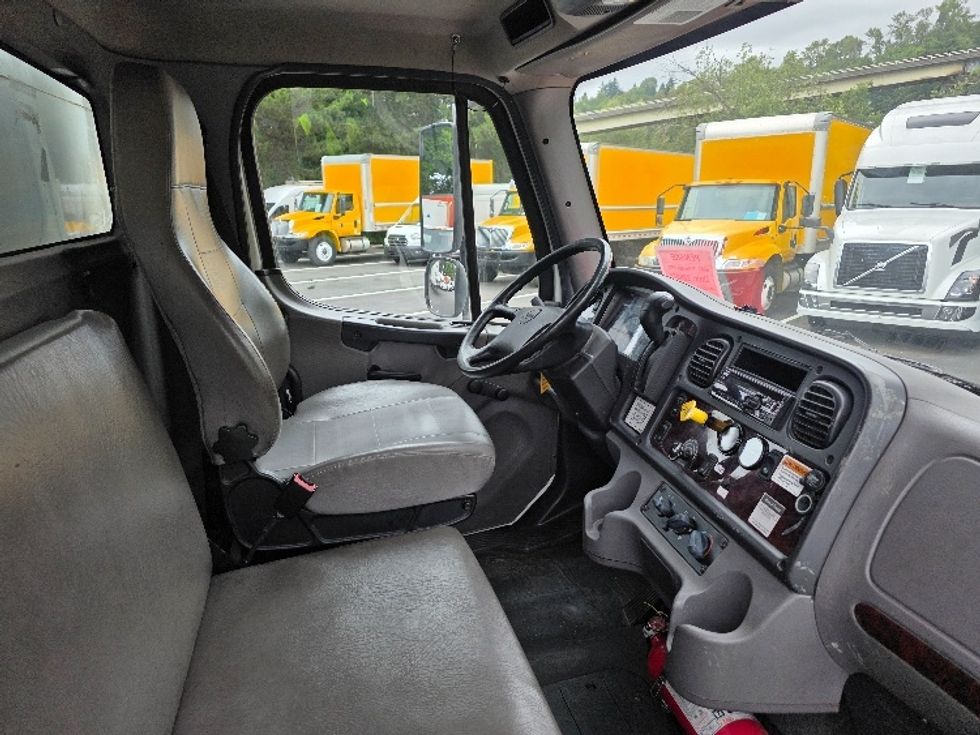 Medium Duty Box Truck-Light and Medium Duty Trucks-Freightliner-2019-M2-Tukwila-WA-173,976\n\t\tmiles-$ 53,250 - Image 22