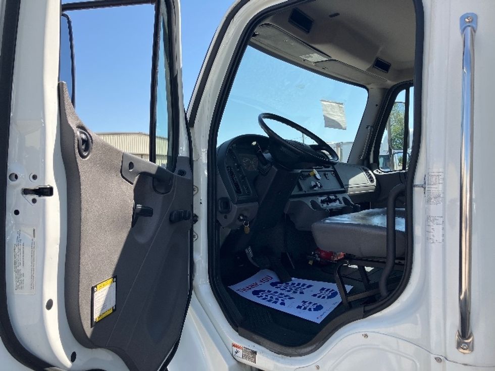 Medium Duty Box Truck-Light and Medium Duty Trucks-Freightliner-2019-M2-Tuscaloosa-AL-13,488\n\t\tmiles-$ 65,500 - Image 16