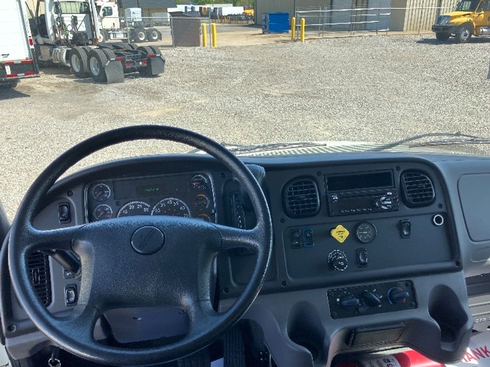 Medium Duty Box Truck-Light and Medium Duty Trucks-Freightliner-2019-M2-Tuscaloosa-AL-13,488\n\t\tmiles-$ 65,500 - Image 18