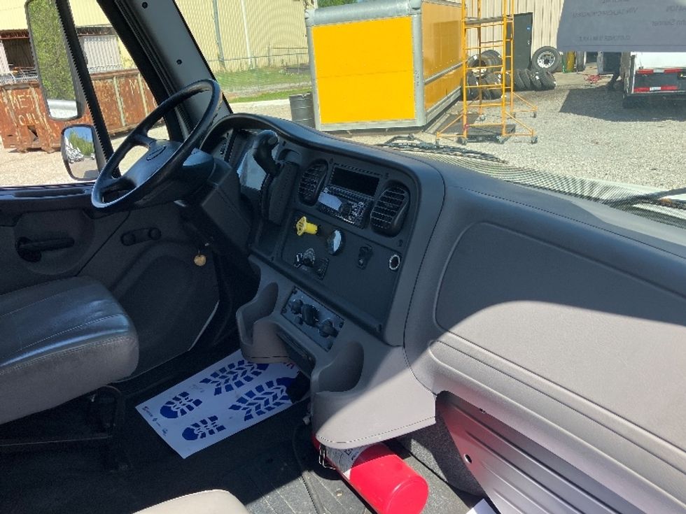 Medium Duty Box Truck-Light and Medium Duty Trucks-Freightliner-2019-M2-Tuscaloosa-AL-13,488\n\t\tmiles-$ 65,500 - Image 22