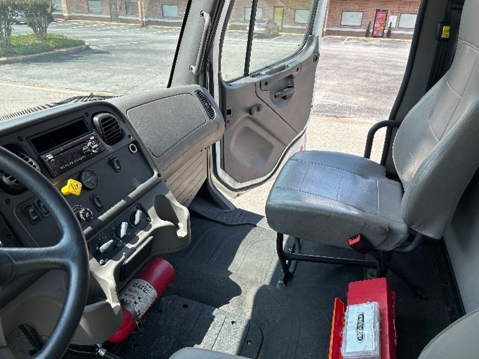 Medium Duty Box Truck-Light and Medium Duty Trucks-Freightliner-2019-M2-Tuscaloosa-AL-49,833\n\t\tmiles-$ 63,000 - Image 18