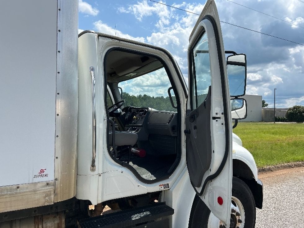 Medium Duty Box Truck-Light and Medium Duty Trucks-Freightliner-2019-M2-Tuscaloosa-AL-49,833\n\t\tmiles-$ 63,000 - Image 19