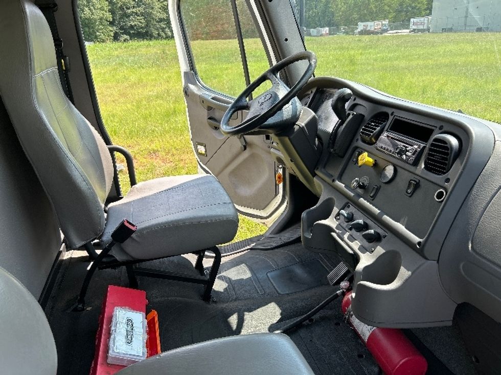 Medium Duty Box Truck-Light and Medium Duty Trucks-Freightliner-2019-M2-Tuscaloosa-AL-49,833\n\t\tmiles-$ 63,000 - Image 21