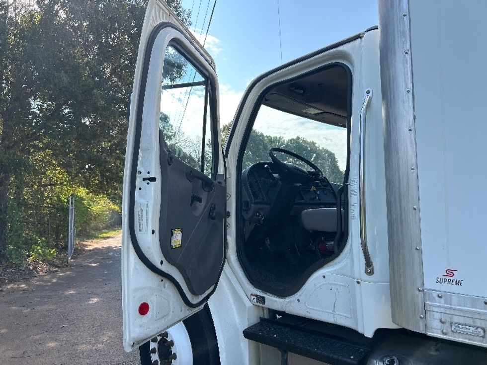 Medium Duty Box Truck-Light and Medium Duty Trucks-Freightliner-2019-M2-Tuscaloosa-AL-76,393\n\t\tmiles-$ 59,250 - Image 16