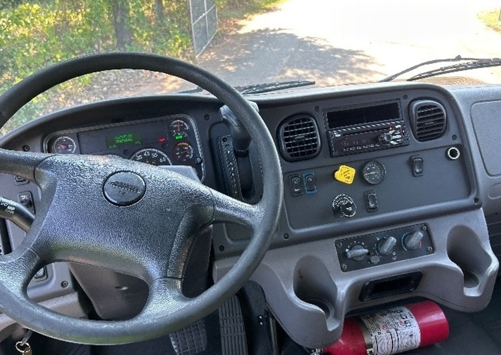 Medium Duty Box Truck-Light and Medium Duty Trucks-Freightliner-2019-M2-Tuscaloosa-AL-76,393\n\t\tmiles-$ 59,250 - Image 17