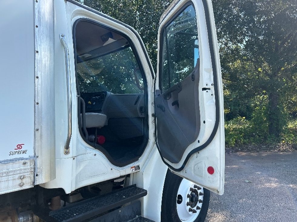 Medium Duty Box Truck-Light and Medium Duty Trucks-Freightliner-2019-M2-Tuscaloosa-AL-76,393\n\t\tmiles-$ 59,250 - Image 19
