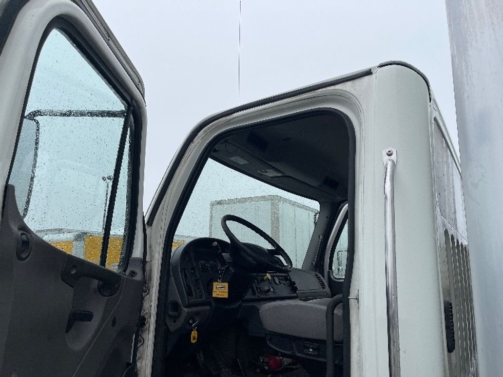 Medium Duty Box Truck-Light and Medium Duty Trucks-Freightliner-2019-M2-Warren-MI-202,660\n\t\tmiles-$ 46,500 - Image 15