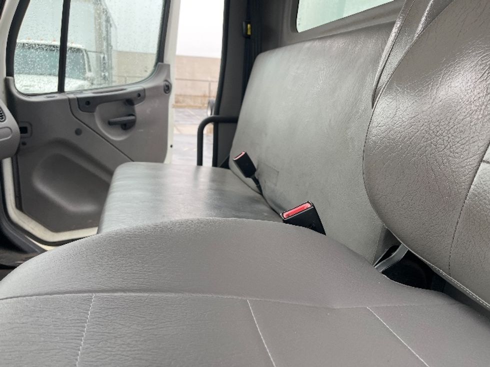 Medium Duty Box Truck-Light and Medium Duty Trucks-Freightliner-2019-M2-Warren-MI-202,660\n\t\tmiles-$ 46,500 - Image 18