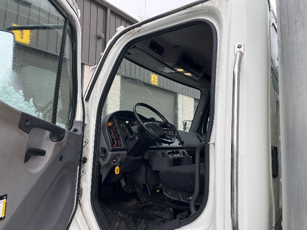 Medium Duty Box Truck-Light and Medium Duty Trucks-Freightliner-2019-M2-Warren-MI-41,117\n\t\tmiles-$ 56,750 - Image 15