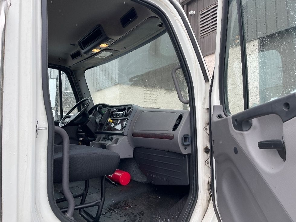 Medium Duty Box Truck-Light and Medium Duty Trucks-Freightliner-2019-M2-Warren-MI-41,117\n\t\tmiles-$ 56,750 - Image 19