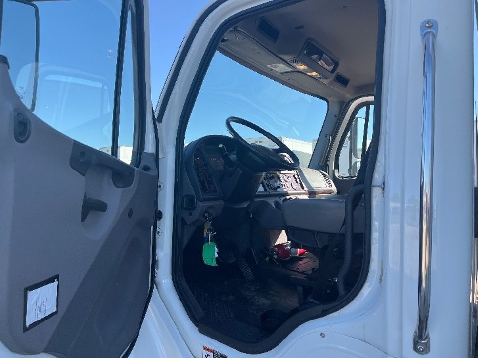 Medium Duty Box Truck-Light and Medium Duty Trucks-Freightliner-2019-M2-Warren-MI-51,877\n\t\tmiles-$ 64,000 - Image 16
