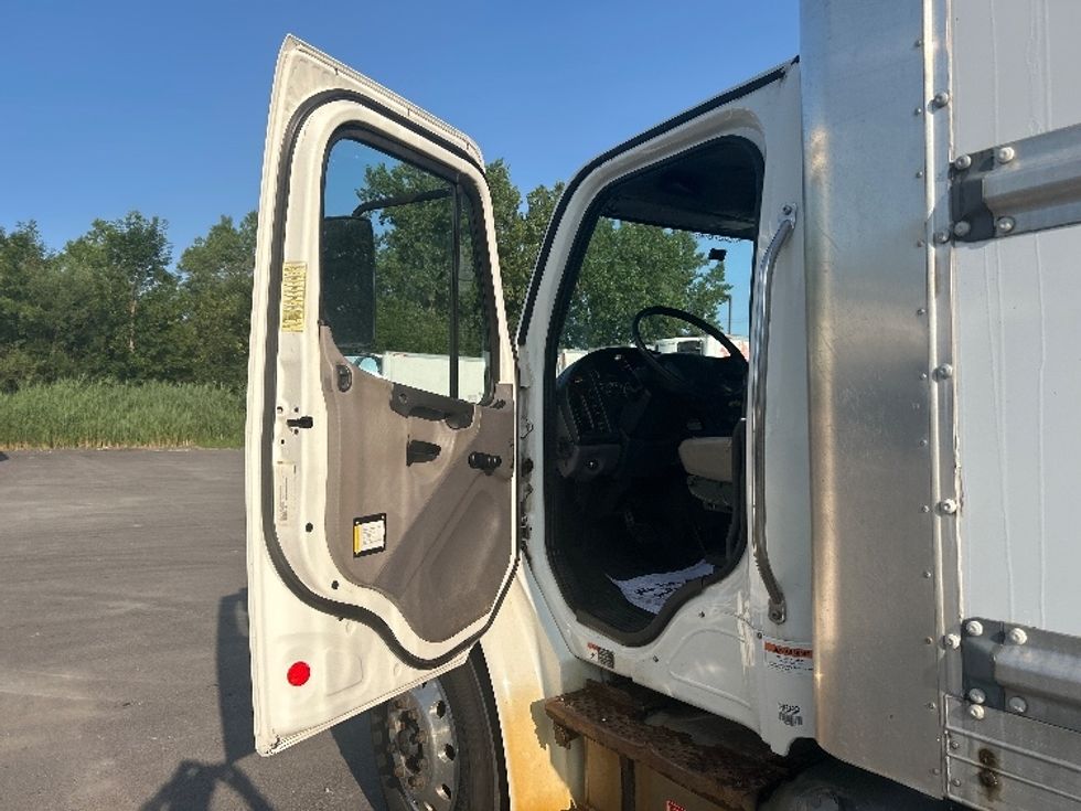 Medium Duty Box Truck-Light and Medium Duty Trucks-Freightliner-2019-M2-Watertown-NY-169,432\n\t\tmiles-$ 48,250 - Image 16