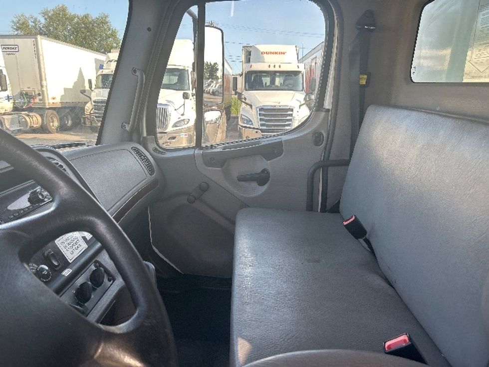 Medium Duty Box Truck-Light and Medium Duty Trucks-Freightliner-2019-M2-Watertown-NY-169,432\n\t\tmiles-$ 48,250 - Image 19