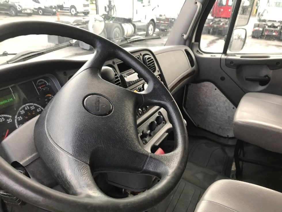 Medium Duty Box Truck-Light and Medium Duty Trucks-Freightliner-2019-M2-Watertown-NY-184,765\n\t\tmiles-$ 33,250 - Image 17