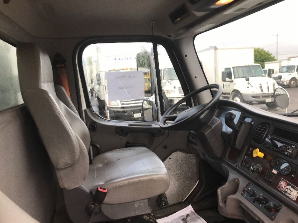 Medium Duty Box Truck-Light and Medium Duty Trucks-Freightliner-2019-M2-Watertown-NY-184,765\n\t\tmiles-$ 33,250 - Image 22