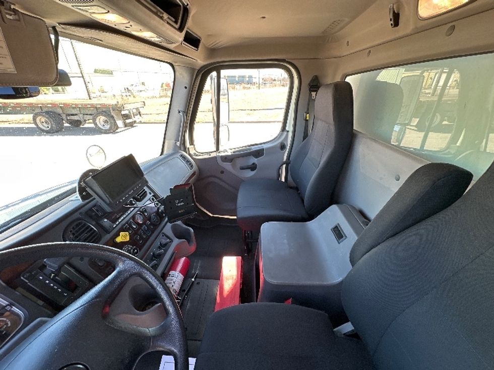 Medium Duty Box Truck-Light and Medium Duty Trucks-Freightliner-2019-M2-Waxahachie-TX-141,240\n\t\tmiles-$ 49,250 - Image 19