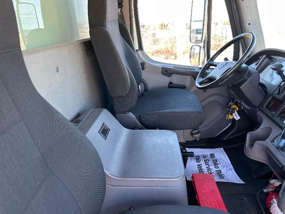 Medium Duty Box Truck-Light and Medium Duty Trucks-Freightliner-2019-M2-Waxahachie-TX-141,240\n\t\tmiles-$ 49,250 - Image 22