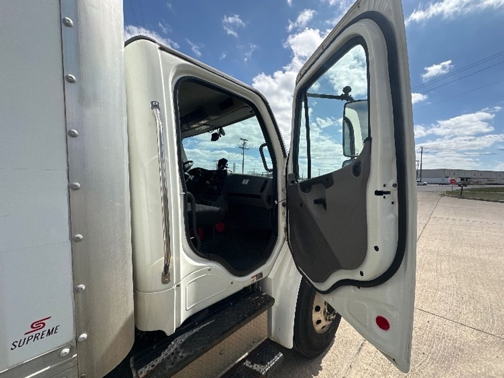 Medium Duty Box Truck-Light and Medium Duty Trucks-Freightliner-2019-M2-Waxahachie-TX-225,737\n\t\tmiles-$ 30,250 - Image 20