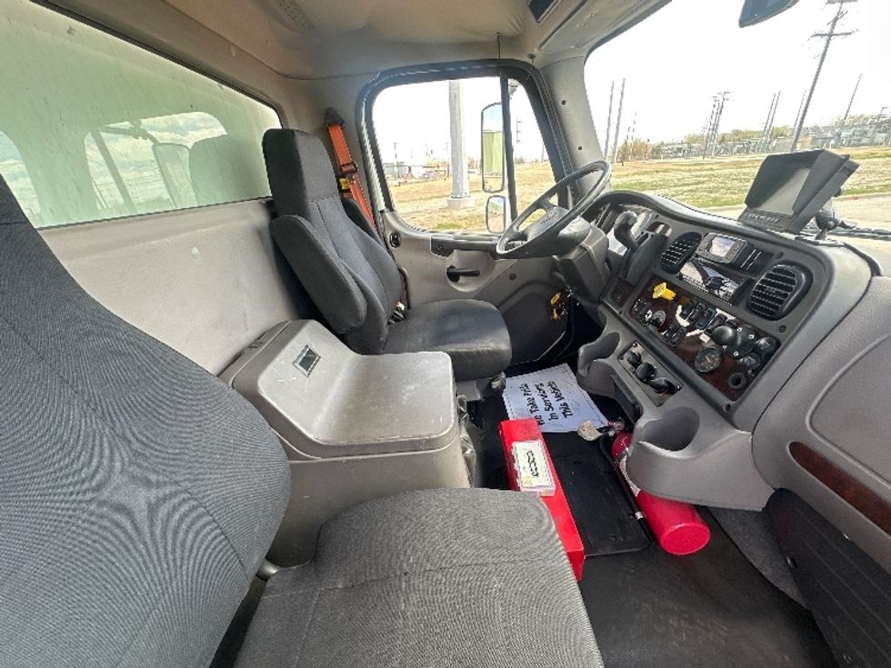 Medium Duty Box Truck-Light and Medium Duty Trucks-Freightliner-2019-M2-Waxahachie-TX-225,737\n\t\tmiles-$ 30,250 - Image 22