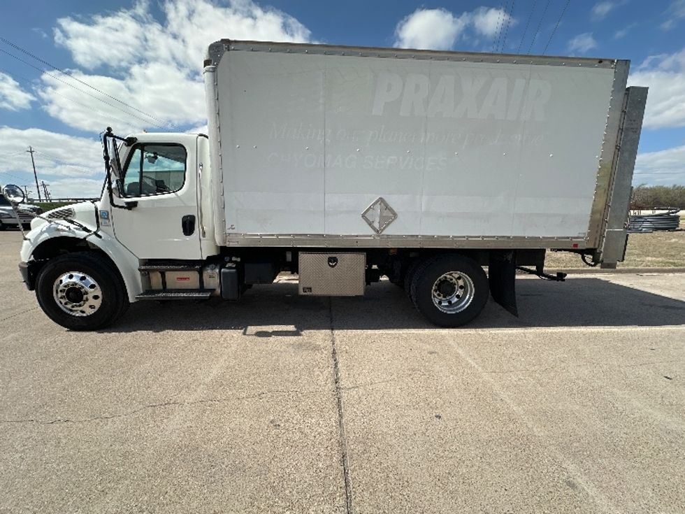 Medium Duty Box Truck-Light and Medium Duty Trucks-Freightliner-2019-M2-Waxahachie-TX-225,737\n\t\tmiles-$ 30,250 - Image 4