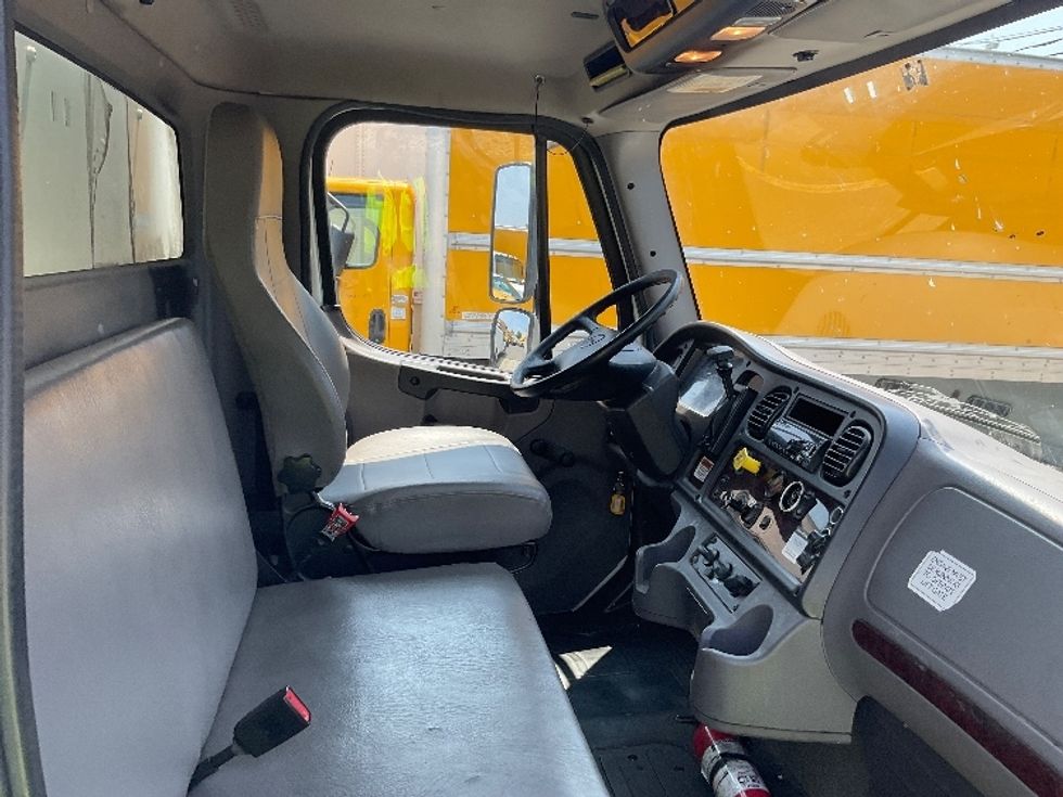 Medium Duty Box Truck-Light and Medium Duty Trucks-Freightliner-2019-M2-West Babylon-NY-141,847\n\t\tmiles-$ 53,500 - Image 21