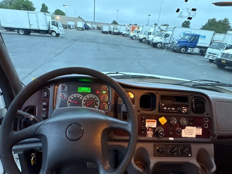 Medium Duty Box Truck-Light and Medium Duty Trucks-Freightliner-2019-M2-West Babylon-NY-147,718\n\t\tmiles-$ 62,250 - Image 18