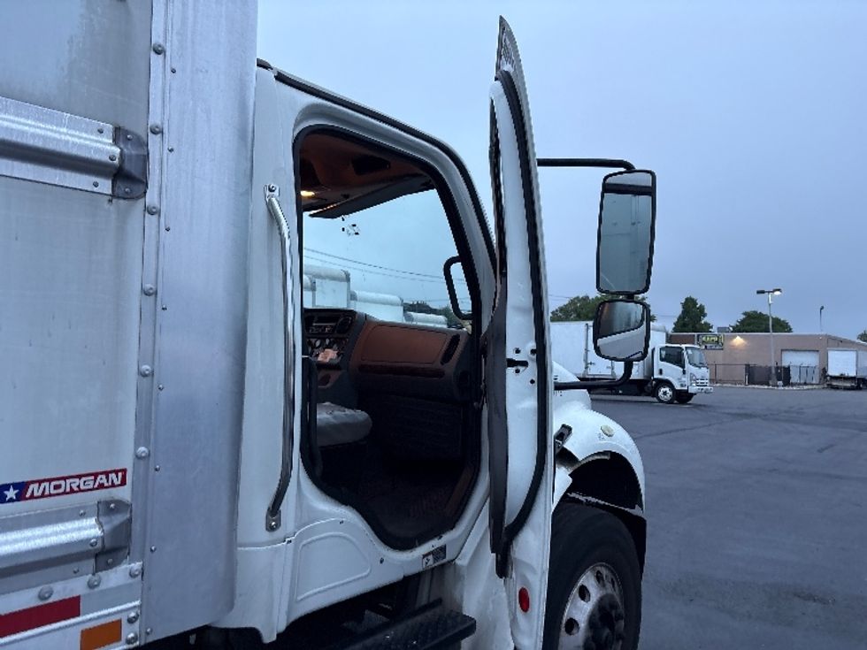 Medium Duty Box Truck-Light and Medium Duty Trucks-Freightliner-2019-M2-West Babylon-NY-147,718\n\t\tmiles-$ 62,250 - Image 20