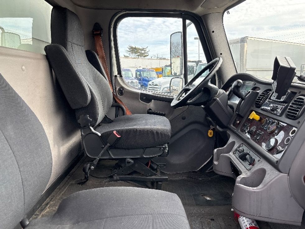 Medium Duty Box Truck-Light and Medium Duty Trucks-Freightliner-2019-M2-West Babylon-NY-154,196\n\t\tmiles-$ 38,000 - Image 21