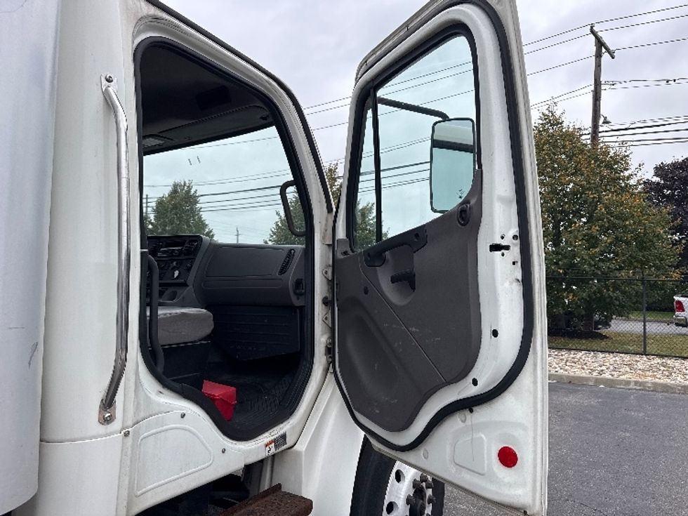 Medium Duty Box Truck-Light and Medium Duty Trucks-Freightliner-2019-M2-West Babylon-NY-219,123\n\t\tmiles-$ 32,750 - Image 20