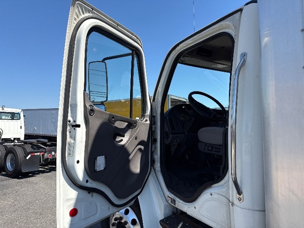 Medium Duty Box Truck-Light and Medium Duty Trucks-Freightliner-2019-M2-West Babylon-NY-233,971\n\t\tmiles-$ 30,250 - Image 16