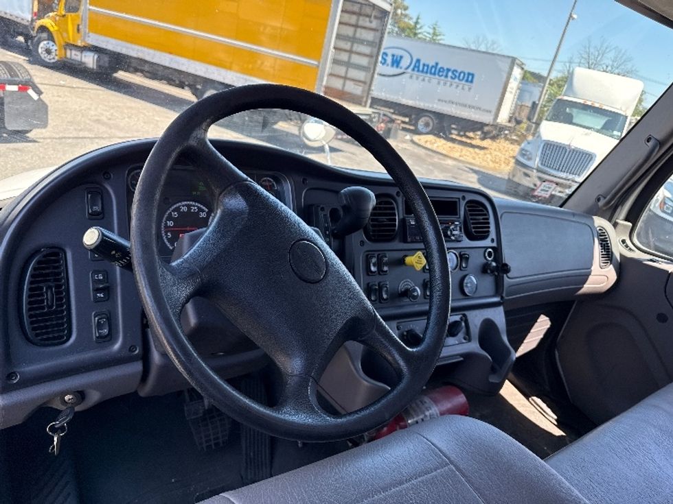 Medium Duty Box Truck-Light and Medium Duty Trucks-Freightliner-2019-M2-West Babylon-NY-233,971\n\t\tmiles-$ 30,250 - Image 17