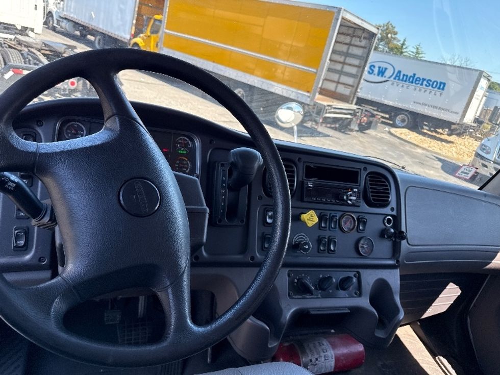 Medium Duty Box Truck-Light and Medium Duty Trucks-Freightliner-2019-M2-West Babylon-NY-233,971\n\t\tmiles-$ 30,250 - Image 18