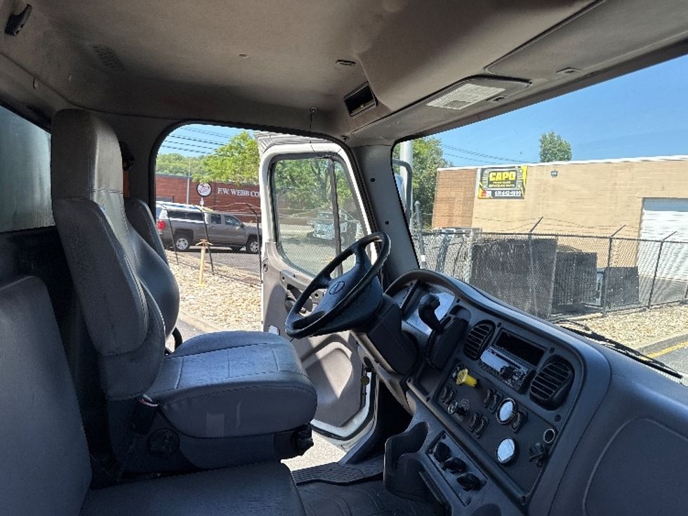 Medium Duty Box Truck-Light and Medium Duty Trucks-Freightliner-2019-M2-West Babylon-NY-233,971\n\t\tmiles-$ 30,250 - Image 22