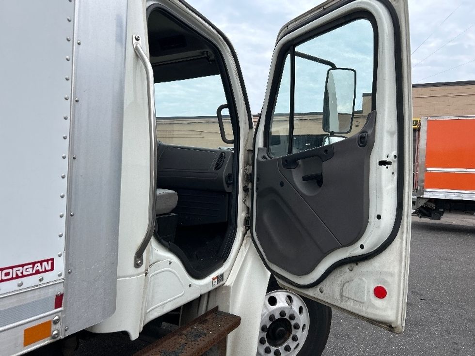 Medium Duty Box Truck-Light and Medium Duty Trucks-Freightliner-2019-M2-West Babylon-NY-237,910\n\t\tmiles-$ 29,750 - Image 17