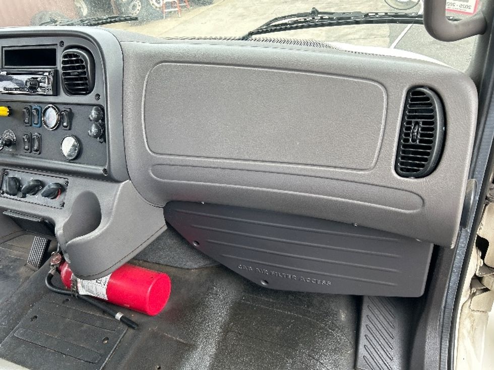 Medium Duty Box Truck-Light and Medium Duty Trucks-Freightliner-2019-M2-West Babylon-NY-237,910\n\t\tmiles-$ 29,750 - Image 18