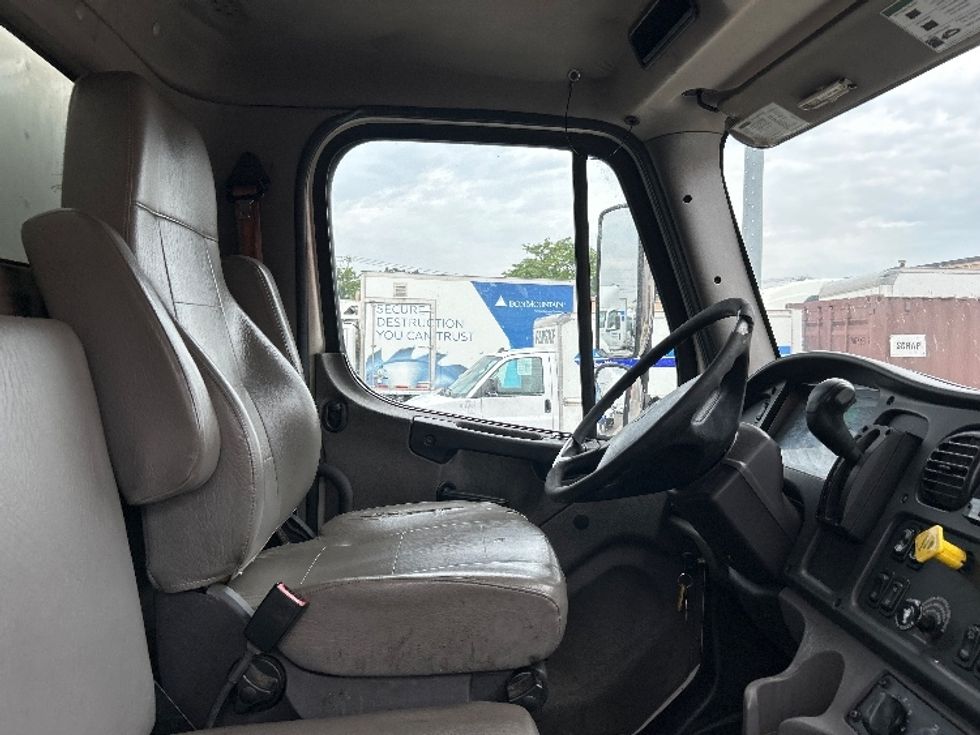 Medium Duty Box Truck-Light and Medium Duty Trucks-Freightliner-2019-M2-West Babylon-NY-237,910\n\t\tmiles-$ 29,750 - Image 19