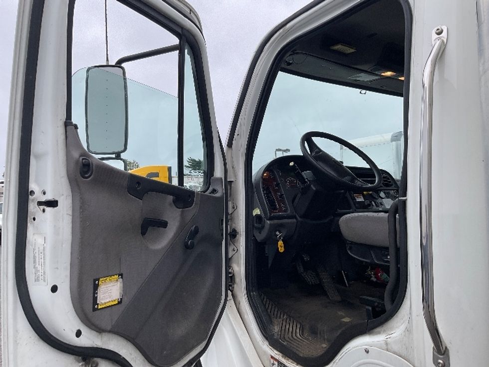 Medium Duty Box Truck-Light and Medium Duty Trucks-Freightliner-2019-M2-West Babylon-NY-241,286\n\t\tmiles-$ 39,750 - Image 16