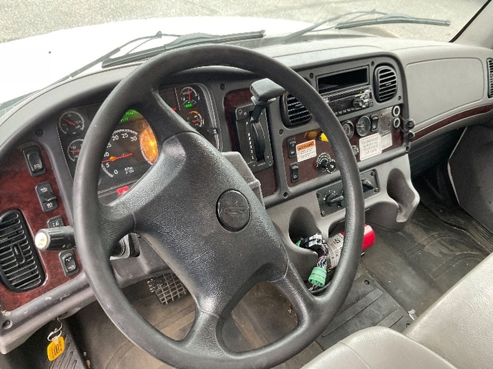 Medium Duty Box Truck-Light and Medium Duty Trucks-Freightliner-2019-M2-West Babylon-NY-241,286\n\t\tmiles-$ 39,750 - Image 17