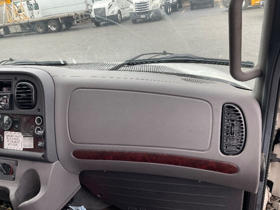 Medium Duty Box Truck-Light and Medium Duty Trucks-Freightliner-2019-M2-West Babylon-NY-241,286\n\t\tmiles-$ 39,750 - Image 21