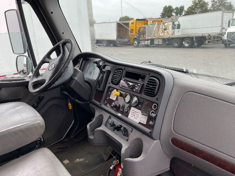 Medium Duty Box Truck-Light and Medium Duty Trucks-Freightliner-2019-M2-West Babylon-NY-241,286\n\t\tmiles-$ 39,750 - Image 22