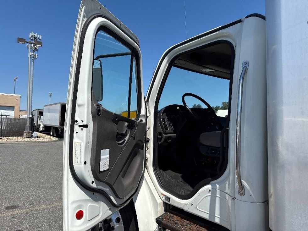Medium Duty Box Truck-Light and Medium Duty Trucks-Freightliner-2019-M2-West Babylon-NY-271,570\n\t\tmiles-$ 25,000 - Image 16
