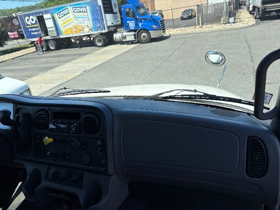 Medium Duty Box Truck-Light and Medium Duty Trucks-Freightliner-2019-M2-West Babylon-NY-271,570\n\t\tmiles-$ 25,000 - Image 21