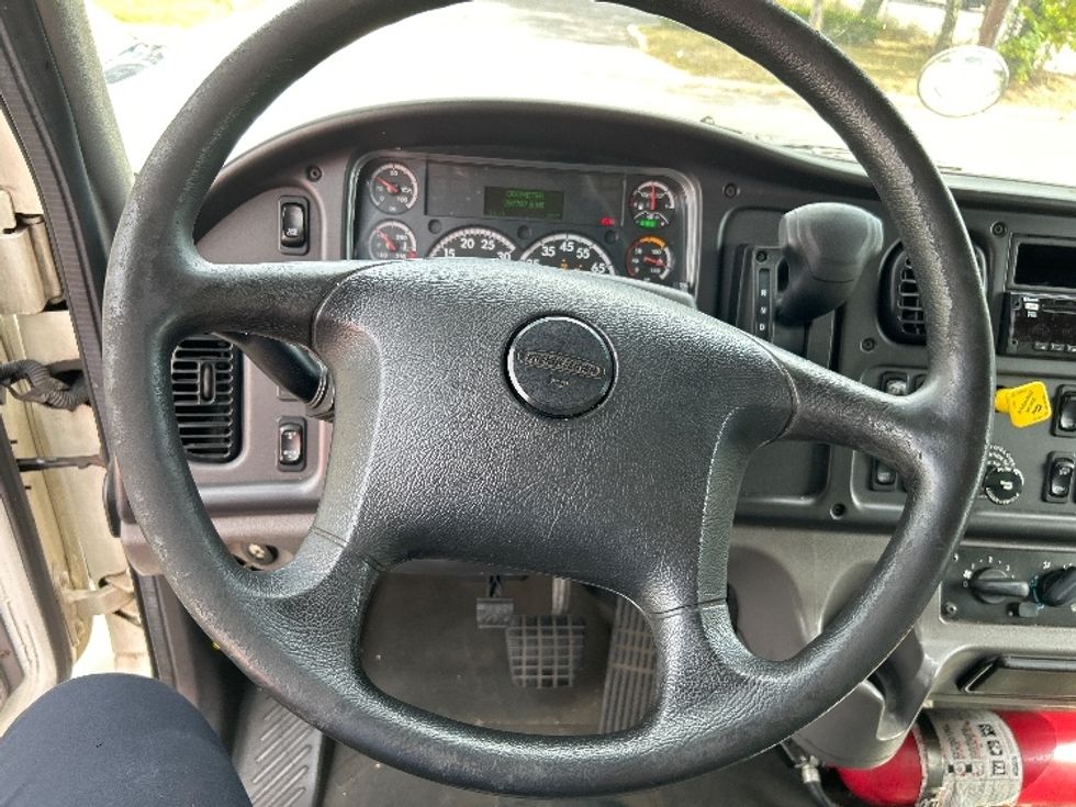 Medium Duty Box Truck-Light and Medium Duty Trucks-Freightliner-2019-M2-West Babylon-NY-297,786\n\t\tmiles-$ 21,250 - Image 17