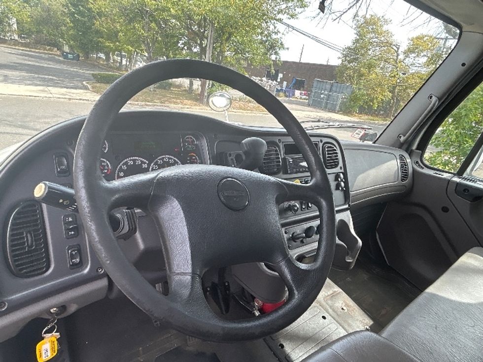 Medium Duty Box Truck-Light and Medium Duty Trucks-Freightliner-2019-M2-West Babylon-NY-297,786\n\t\tmiles-$ 21,250 - Image 18