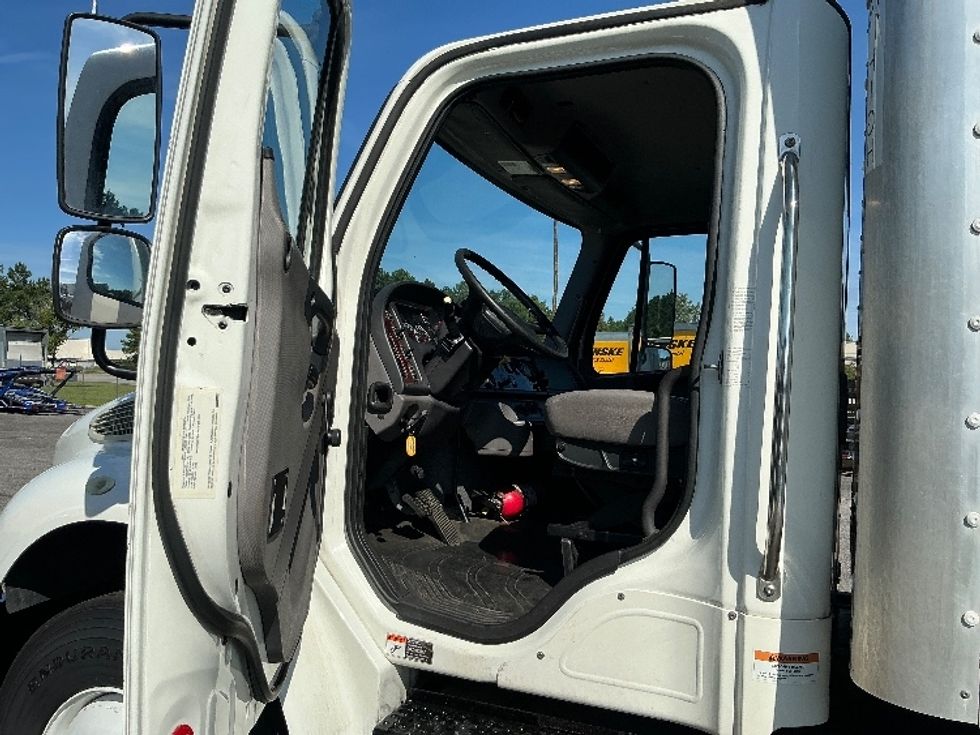 Medium Duty Box Truck-Light and Medium Duty Trucks-Freightliner-2019-M2-West Columbia-SC-139,235\n\t\tmiles-$ 58,750 - Image 16