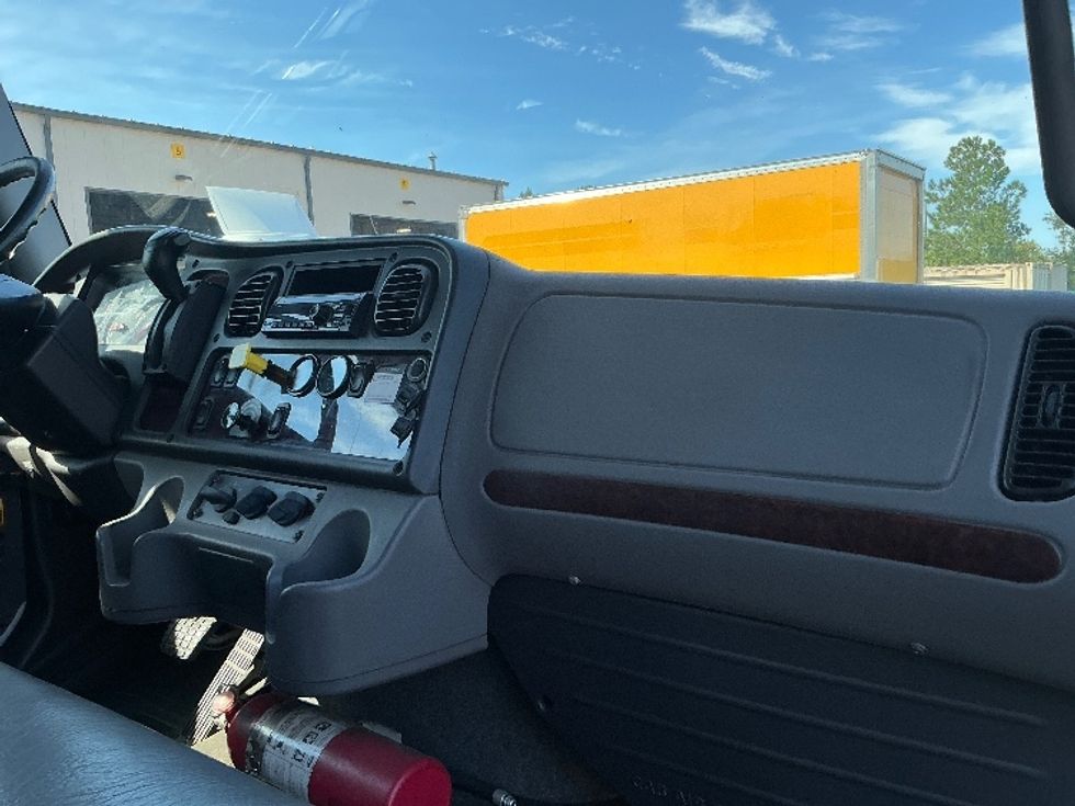 Medium Duty Box Truck-Light and Medium Duty Trucks-Freightliner-2019-M2-West Columbia-SC-139,235\n\t\tmiles-$ 58,750 - Image 20