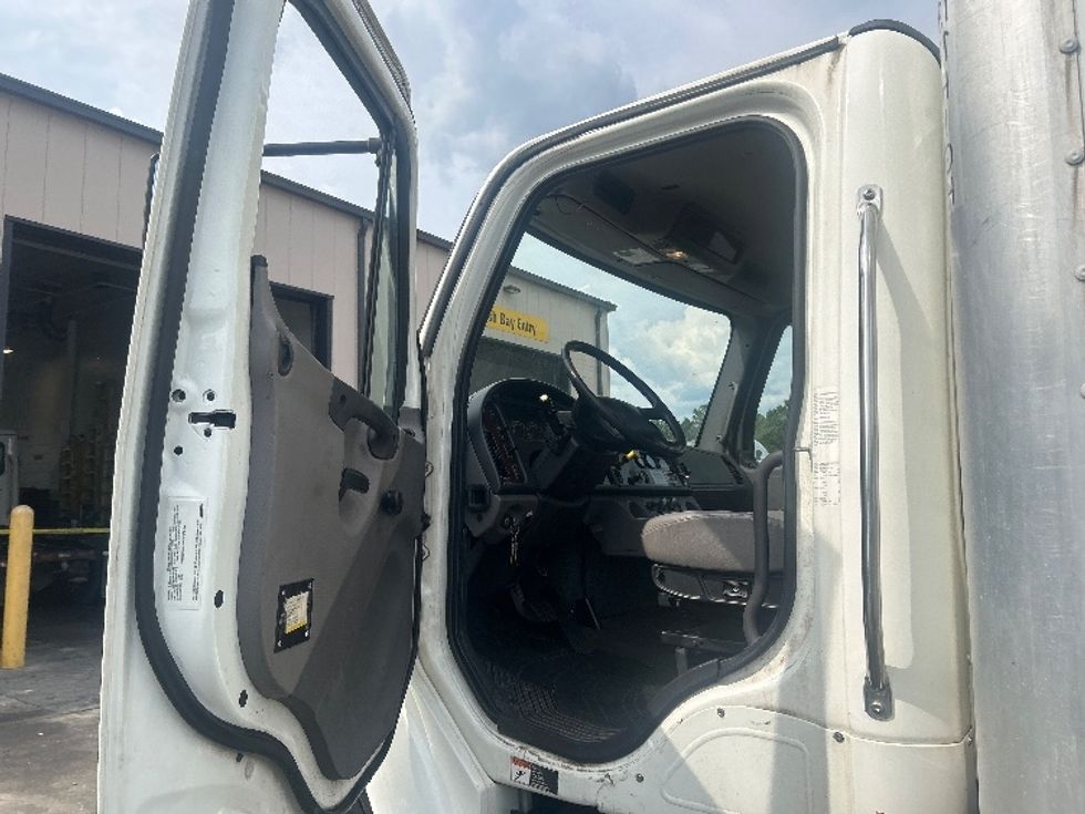 Medium Duty Box Truck-Light and Medium Duty Trucks-Freightliner-2019-M2-West Columbia-SC-169,041\n\t\tmiles-$ 54,500 - Image 16
