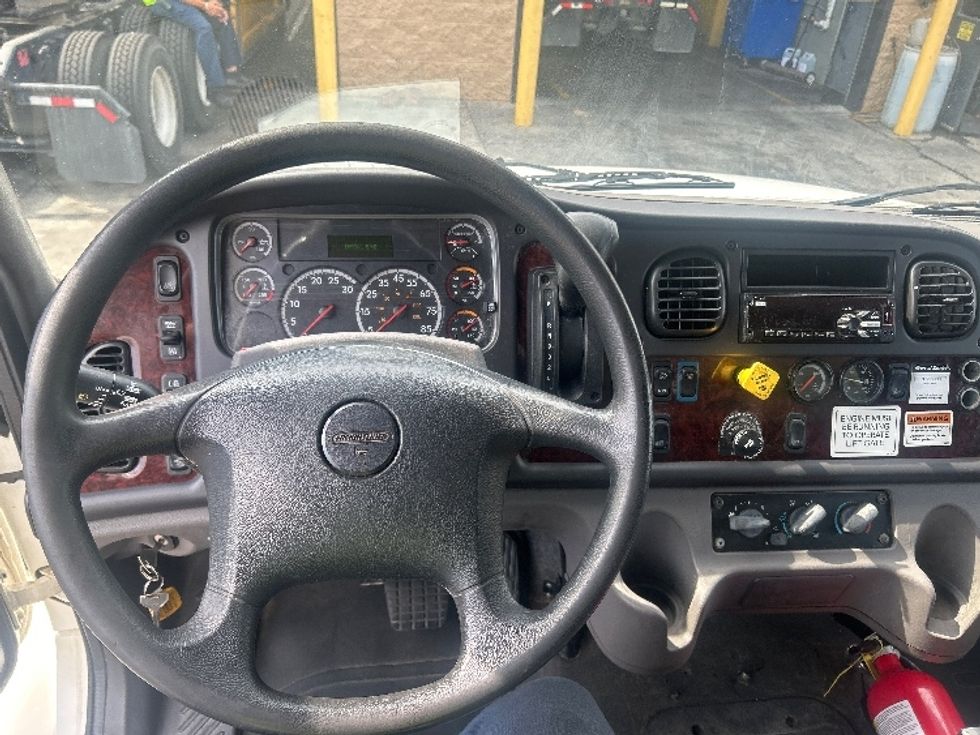 Medium Duty Box Truck-Light and Medium Duty Trucks-Freightliner-2019-M2-West Columbia-SC-169,041\n\t\tmiles-$ 54,500 - Image 18