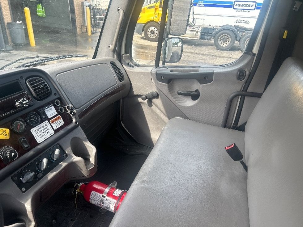 Medium Duty Box Truck-Light and Medium Duty Trucks-Freightliner-2019-M2-West Columbia-SC-169,041\n\t\tmiles-$ 54,500 - Image 19